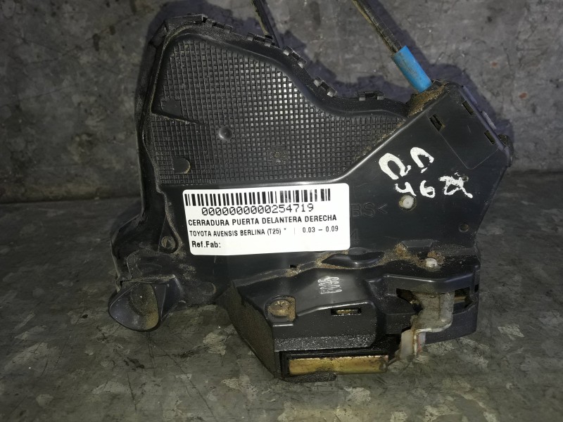 Recambio de cerradura puerta delantera derecha para toyota avensis berlina (t25) referencia OEM IAM   