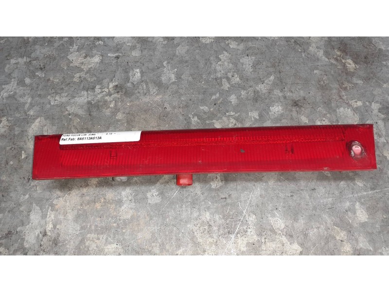 Recambio de luz central de freno para ford focus lim. (cb8) referencia OEM IAM 8A6113A613A  