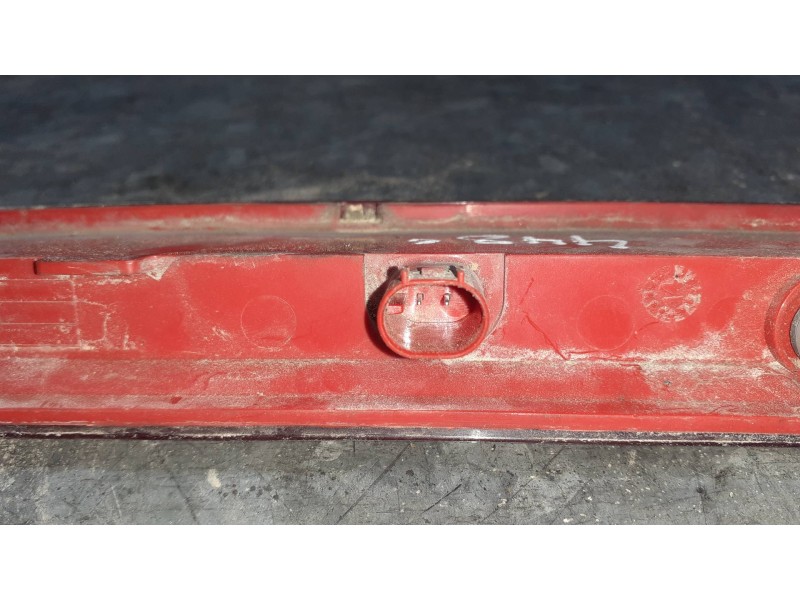 Recambio de luz central de freno para ford focus lim. (cb8) referencia OEM IAM 8A6113A613A  