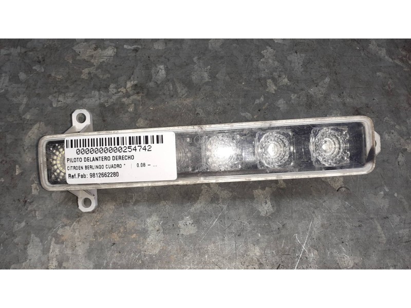 Recambio de piloto delantero derecho para citroen berlingo cuadro referencia OEM IAM 9812662280 89208643 