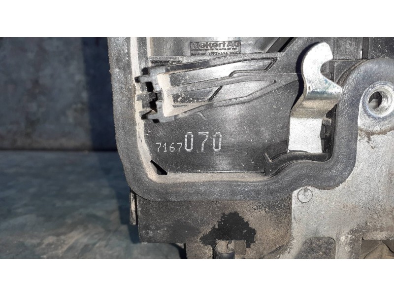 Recambio de cerradura puerta trasera derecha para bmw serie 1 berlina (e81/e87) 120d referencia OEM IAM 7167070  