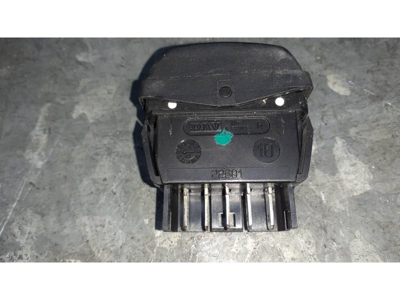 Recambio de mando elevalunas delantero derecho para citroen xsara picasso referencia OEM IAM 22681  
