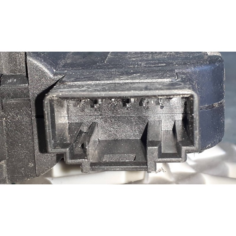 Recambio de motor apertura trampillas climatizador para audi a4 berlina (8e) referencia OEM IAM 0132801305 8E18205110 BOSCH
