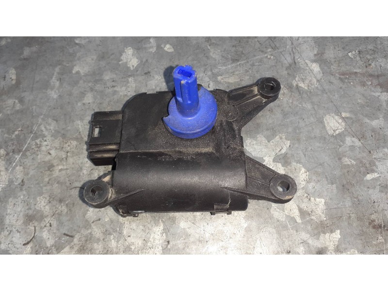 Recambio de motor apertura trampillas climatizador para audi a4 berlina (8e) referencia OEM IAM 0132801305 8E1820511D BOSCH