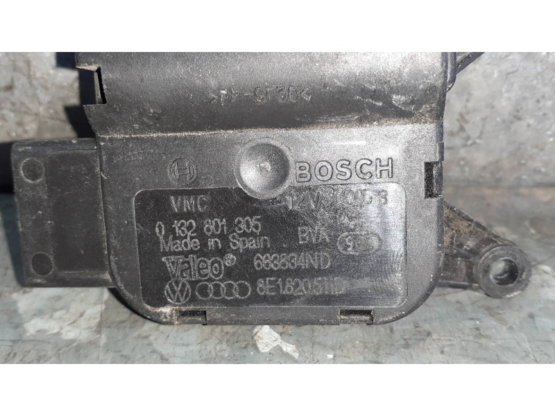 Recambio de motor apertura trampillas climatizador para audi a4 berlina (8e) referencia OEM IAM 0132801305 8E1820511D BOSCH