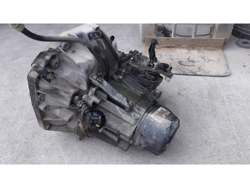 Recambio de caja cambios para dacia sandero referencia OEM IAM   