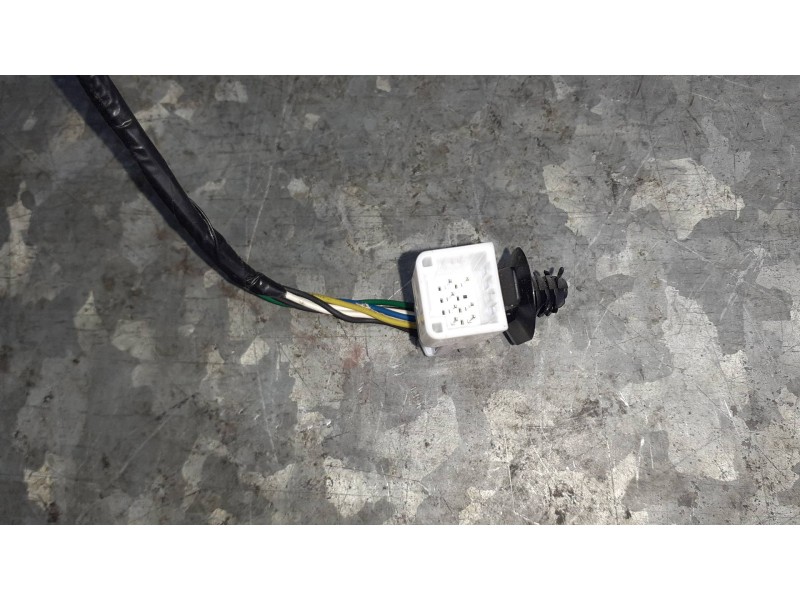 Recambio de retrovisor derecho para dacia sandero referencia OEM IAM 963016848R  