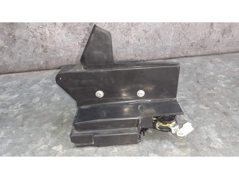 Recambio de cerradura puerta trasera derecha para dacia sandero referencia OEM IAM 825022281RF  