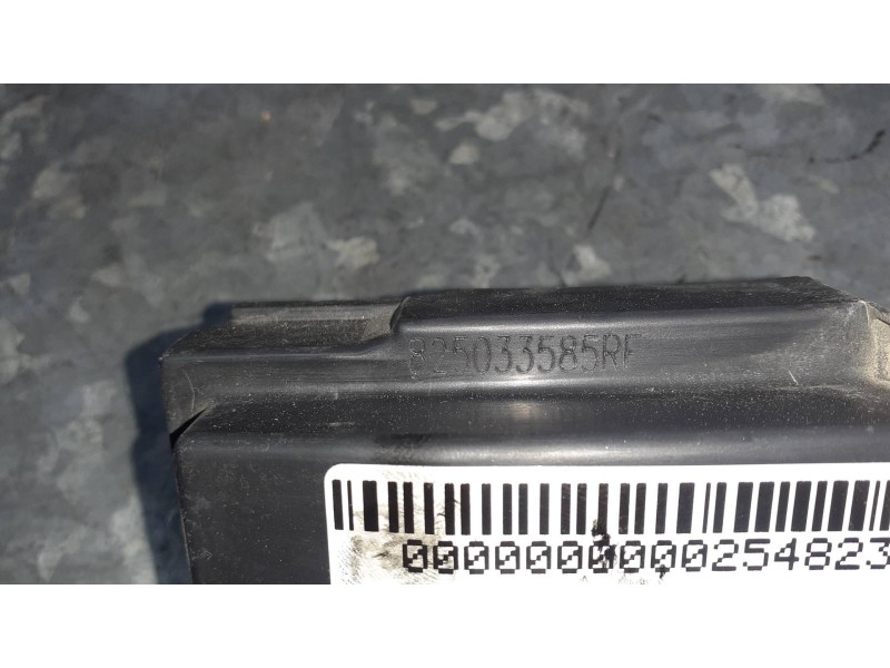 Recambio de cerradura puerta trasera izquierda para dacia sandero referencia OEM IAM 825033585RF  