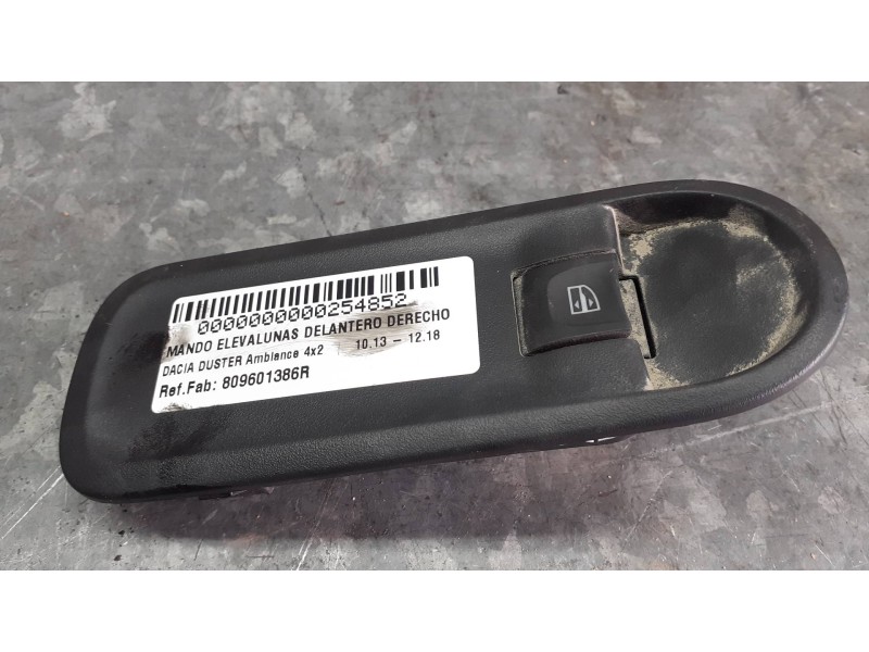 Recambio de mando elevalunas delantero derecho para dacia duster ambiance 4x2 referencia OEM IAM 809601386R 15072017 