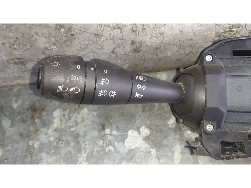 Recambio de mando multifuncion para dacia sandero referencia OEM IAM 681722712R E10645396RS E10645650