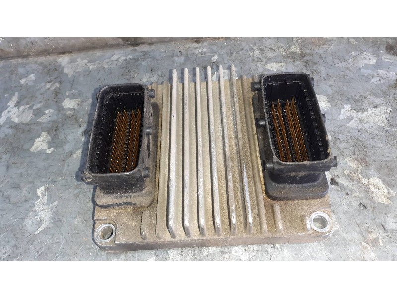 Recambio de centralita motor uce para opel corsa c referencia OEM IAM 8972272258 09389429 