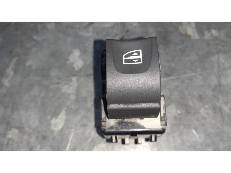 Recambio de elevalunas delantero derecho para dacia duster ambiance 4x2 referencia OEM IAM 254217475R 10023750A 