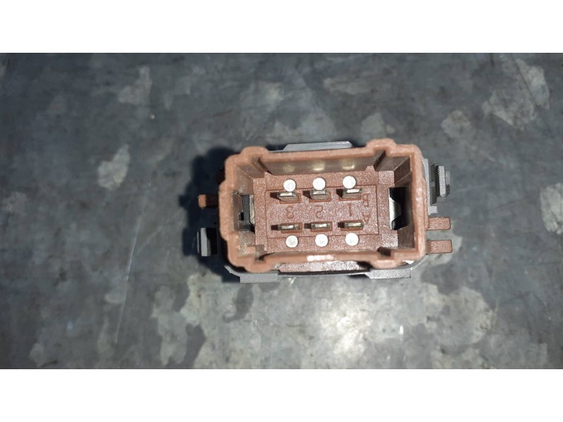 Recambio de mando elevalunas delantero derecho para renault megane ii coupe/cabrio referencia OEM IAM 2808202  