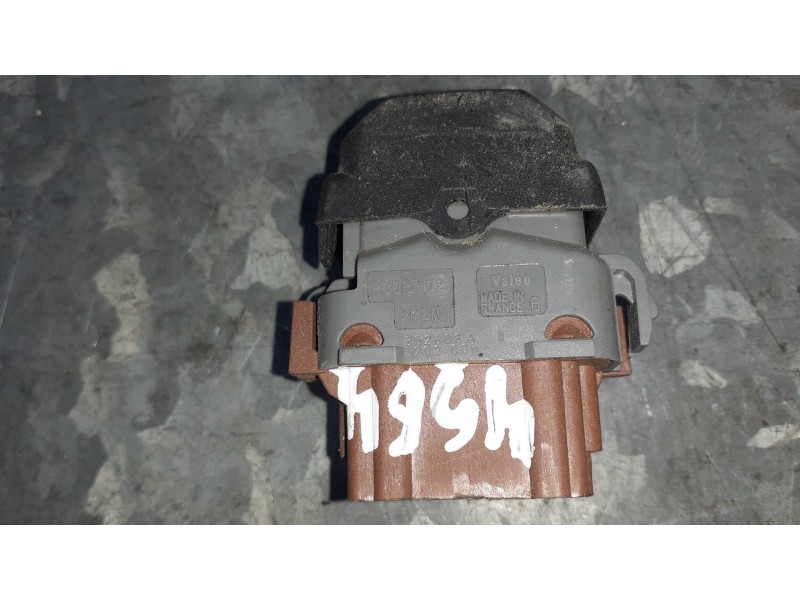 Recambio de mando elevalunas delantero derecho para renault megane ii coupe/cabrio referencia OEM IAM 2808202  