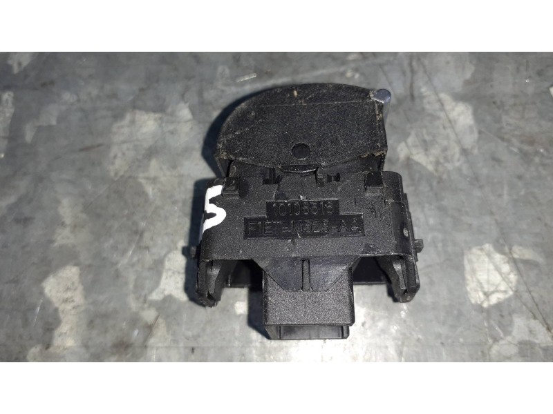 Recambio de mando elevalunas trasero izquierdo para volkswagen polo (9n3) referencia OEM IAM 10106516 10268894 