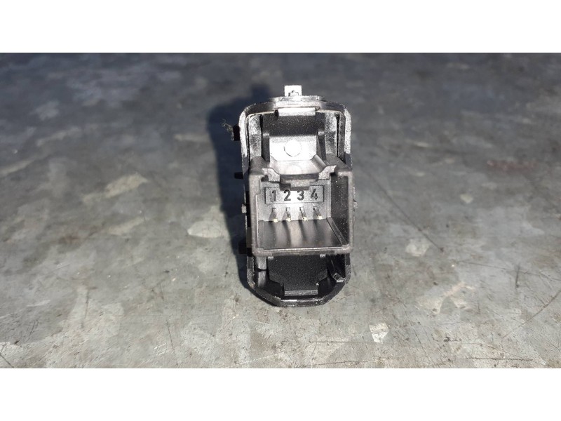 Recambio de mando elevalunas trasero izquierdo para volkswagen polo (9n3) referencia OEM IAM 10106516 10268894 