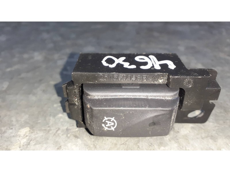 Recambio de interruptor para dacia sandero referencia OEM IAM 251560996R  