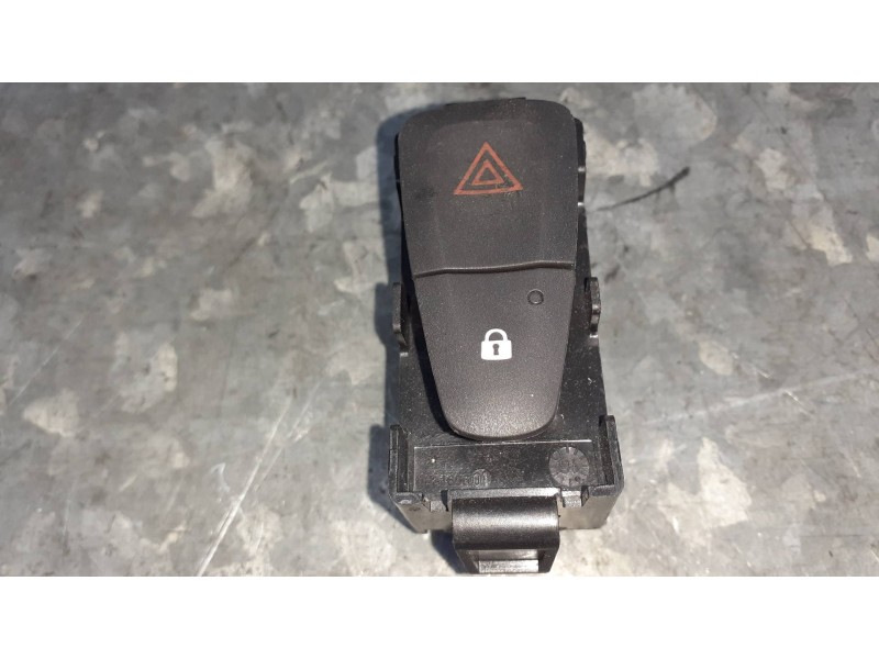 Recambio de warning para dacia sandero referencia OEM IAM E3160101 252905668RB 