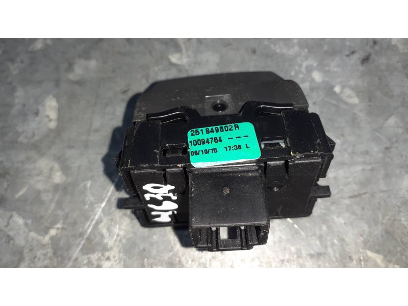 Recambio de interruptor para dacia sandero referencia OEM IAM 251B49802R 10094764 