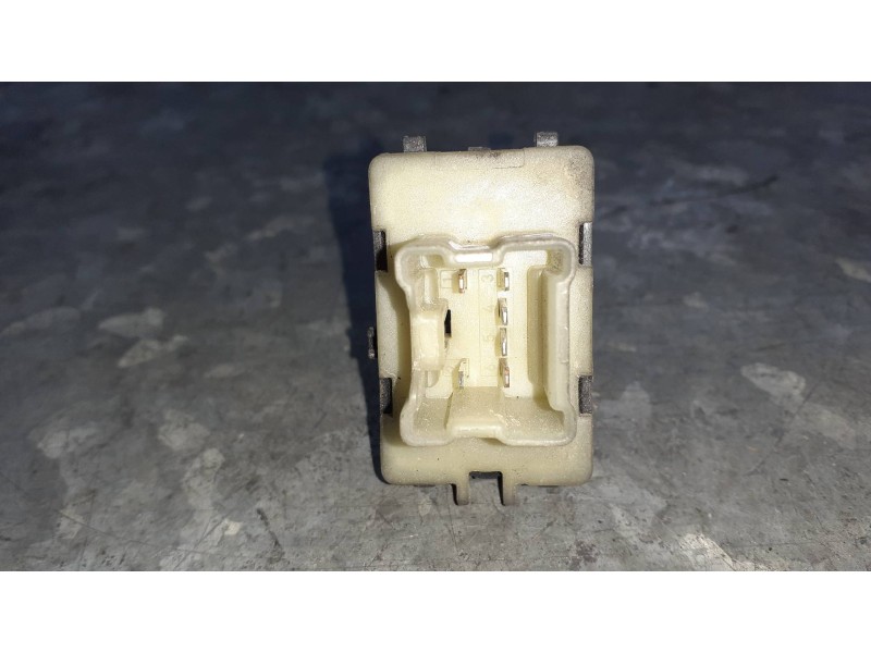 Recambio de mando elevalunas delantero derecho para renault kangoo (f/kc0) referencia OEM IAM 254217475R 10023750 