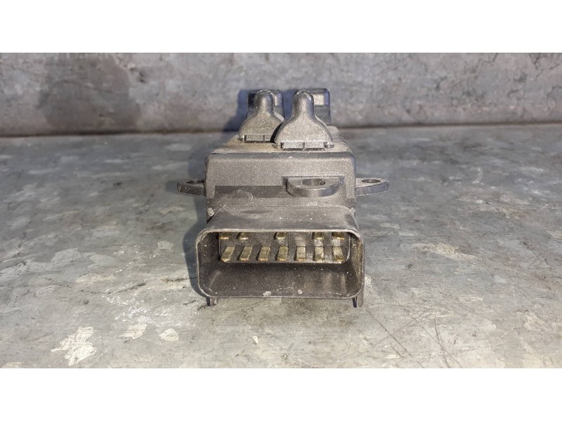 Recambio de mando elevalunas delantero izquierdo para chrysler voyager (rg) referencia OEM IAM 04685732AA  