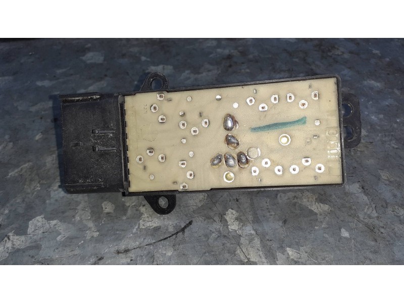 Recambio de mando elevalunas delantero izquierdo para chrysler voyager (rg) referencia OEM IAM 04685732AA  