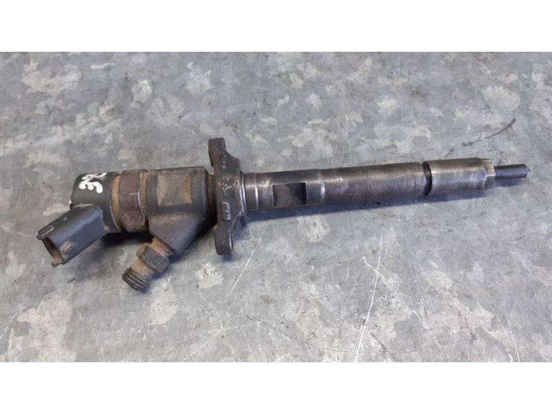Recambio de inyector para peugeot 207 sport referencia OEM IAM F200A1F02328480  