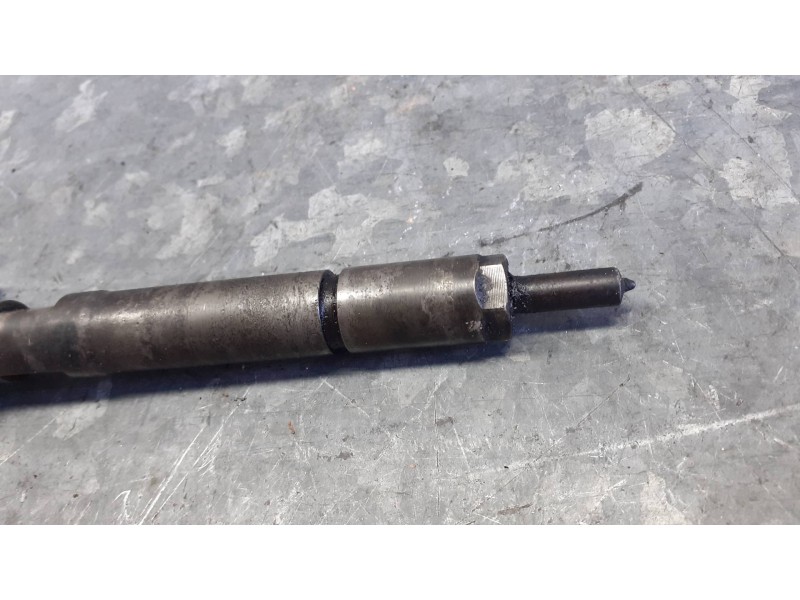 Recambio de inyector para peugeot 207 sport referencia OEM IAM F200A1F02328480  