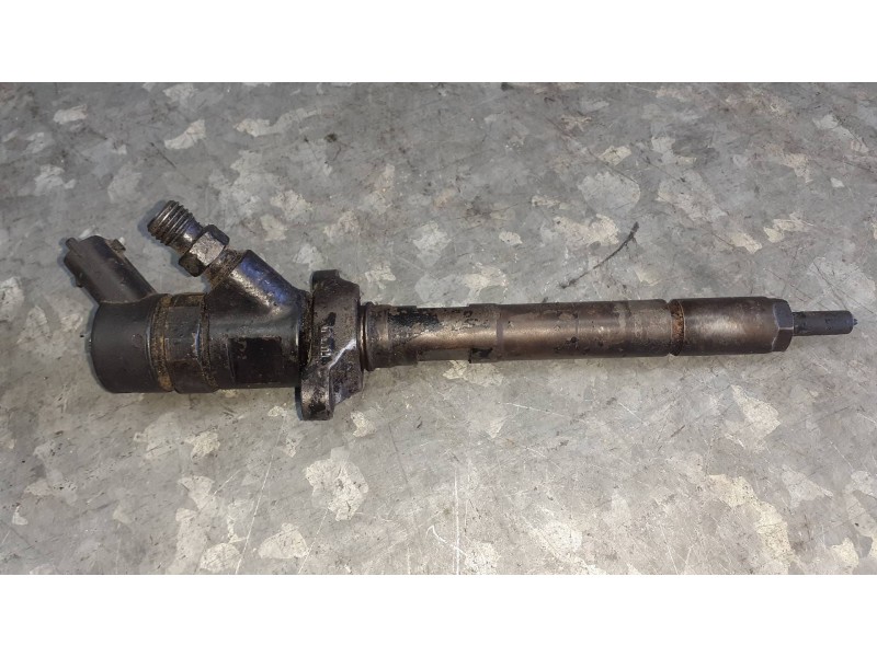 Recambio de inyector para peugeot 207 sport referencia OEM IAM E9EFBC3023284  
