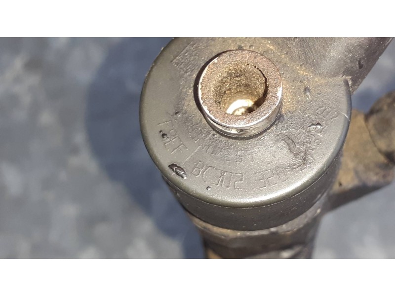 Recambio de inyector para peugeot 207 sport referencia OEM IAM E9EFBC3023284  