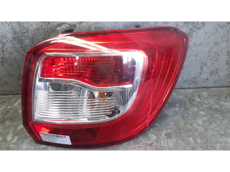 Recambio de piloto trasero derecho para dacia sandero referencia OEM IAM 265506669R 62421302 