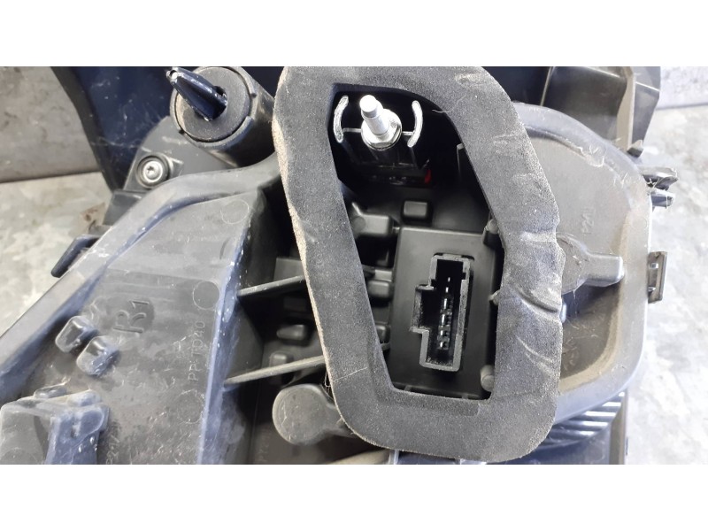 Recambio de piloto trasero derecho para dacia sandero referencia OEM IAM 265506669R 62421302 