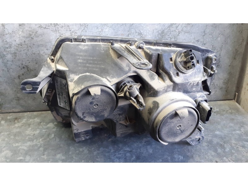 Recambio de faro derecho para dacia duster ambiance 4x2 referencia OEM IAM 260102487R  