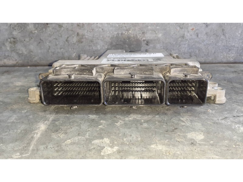 Recambio de centralita motor uce para dacia sandero referencia OEM IAM 0281032811 237106319R 1039S92503