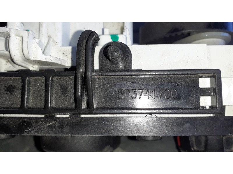 Recambio de mando calefaccion / aire acondicionado para dacia sandero referencia OEM IAM A42303400  