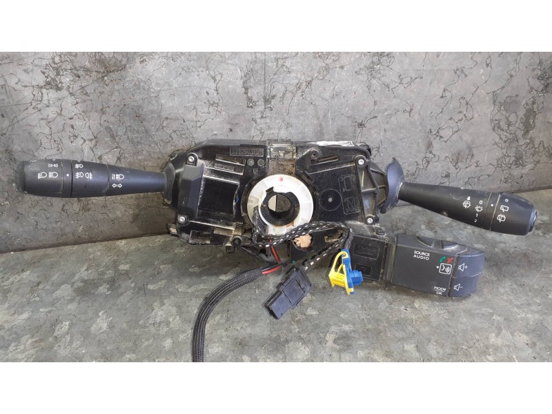 Recambio de mando multifuncion para dacia duster ambiance 4x2 referencia OEM IAM 255670754R E1109662 