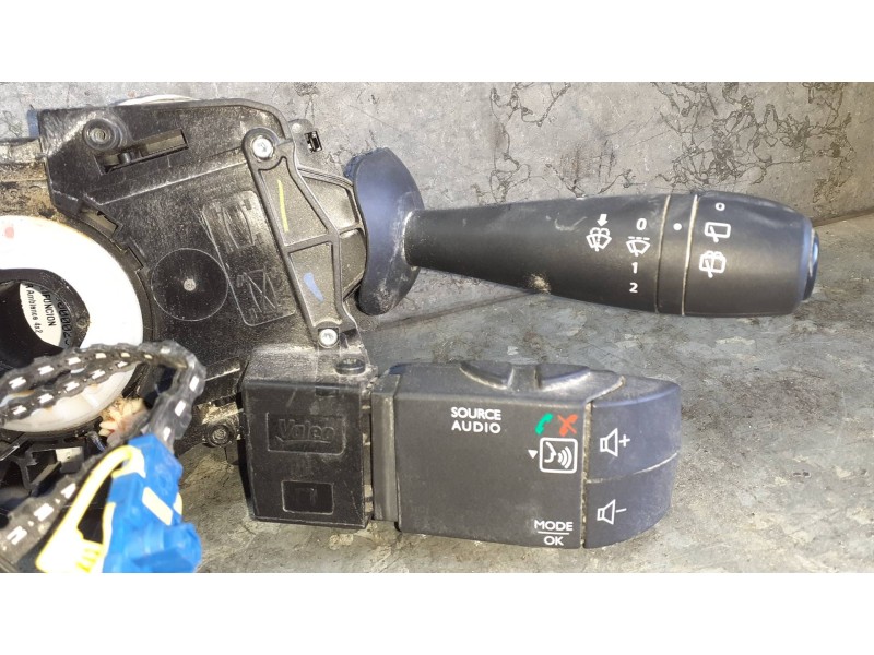 Recambio de mando multifuncion para dacia duster ambiance 4x2 referencia OEM IAM 255670754R E1109662 