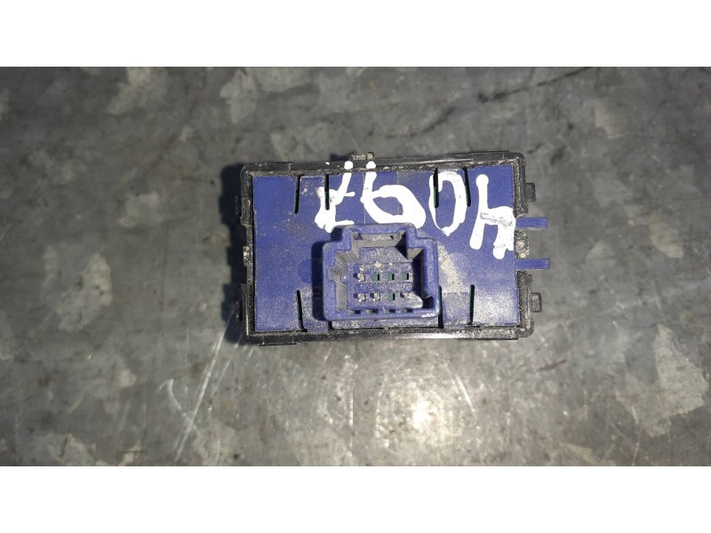 Recambio de interruptor para dacia duster ambiance 4x2 referencia OEM IAM 284480431R 10103250 