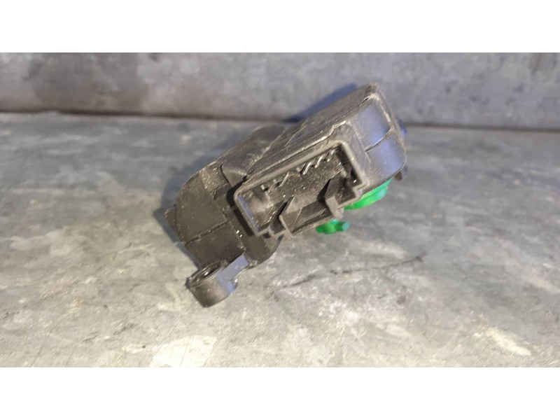 Recambio de motor apertura trampilla para audi a4 berlina (8e) referencia OEM IAM 0132801303 663829RD 8E1820511B