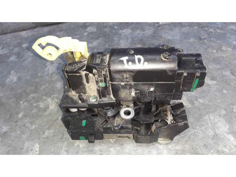 Recambio de cerradura puerta trasera derecha para dacia duster ambiance 4x2 referencia OEM IAM 1317B  