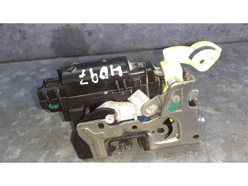 Recambio de cerradura puerta trasera derecha para dacia duster ambiance 4x2 referencia OEM IAM 1317B  