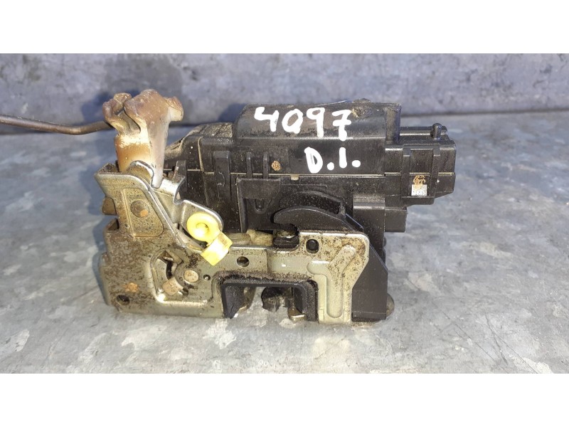 Recambio de cerradura puerta delantera izquierda para dacia duster ambiance 4x2 referencia OEM IAM   