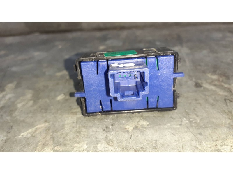 Recambio de interruptor para dacia duster ambiance 4x2 referencia OEM IAM 251B43430R 10102491 