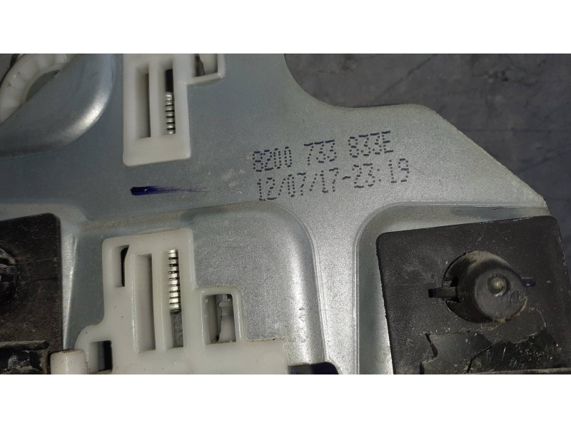 Recambio de elevalunas trasero izquierdo para dacia duster ambiance 4x2 referencia OEM IAM 8200733833E ELECTRICO CON MOTOR