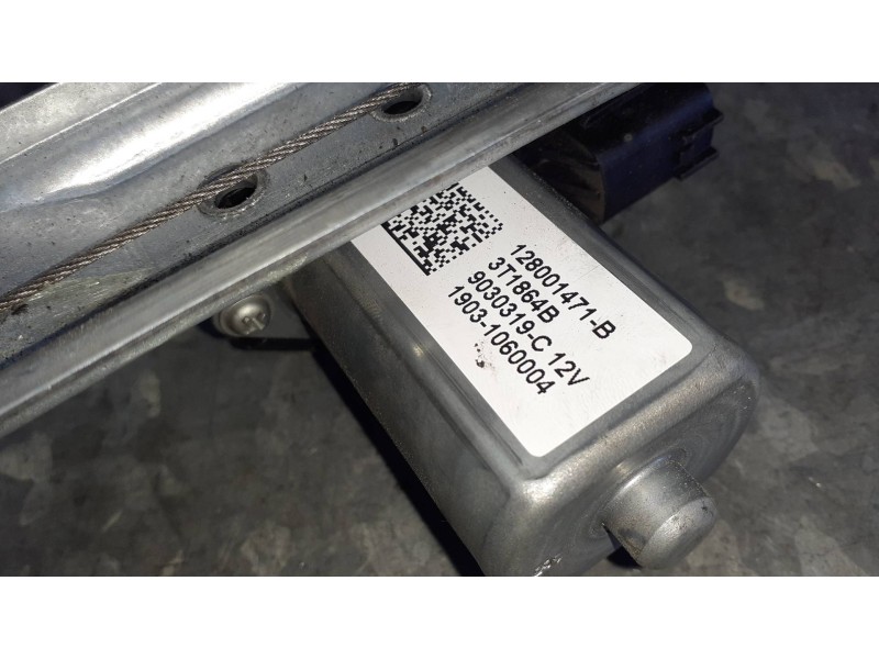 Recambio de elevalunas delantero derecho para dacia duster ambiance 4x2 referencia OEM IAM 807206838R 128001471B 9030319C