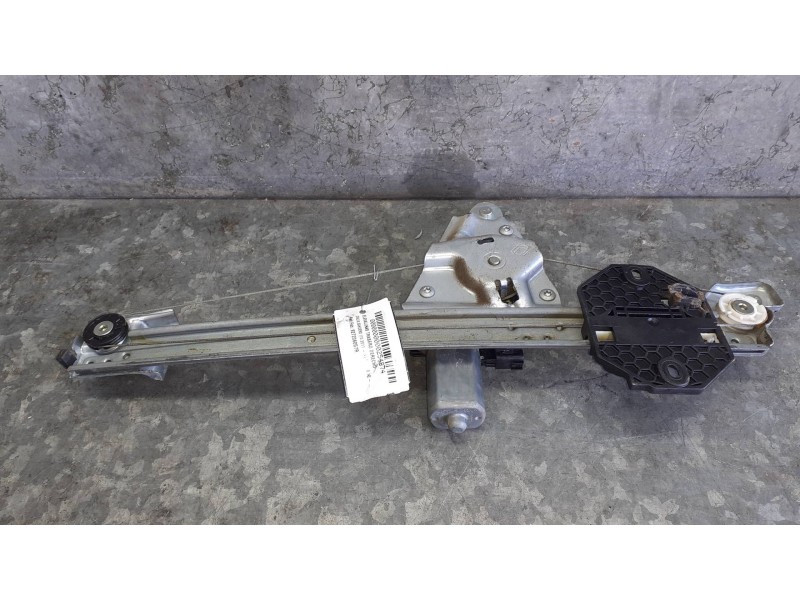 Recambio de elevalunas trasero derecho para dacia sandero referencia OEM IAM 827206057R ELECTRICO CON MOTOR