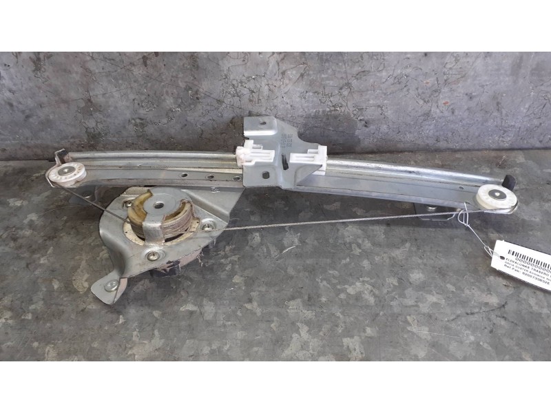 Recambio de elevalunas trasero derecho para dacia duster ambiance 4x2 referencia OEM IAM 8200733832E ELECTRICO CON MOTOR