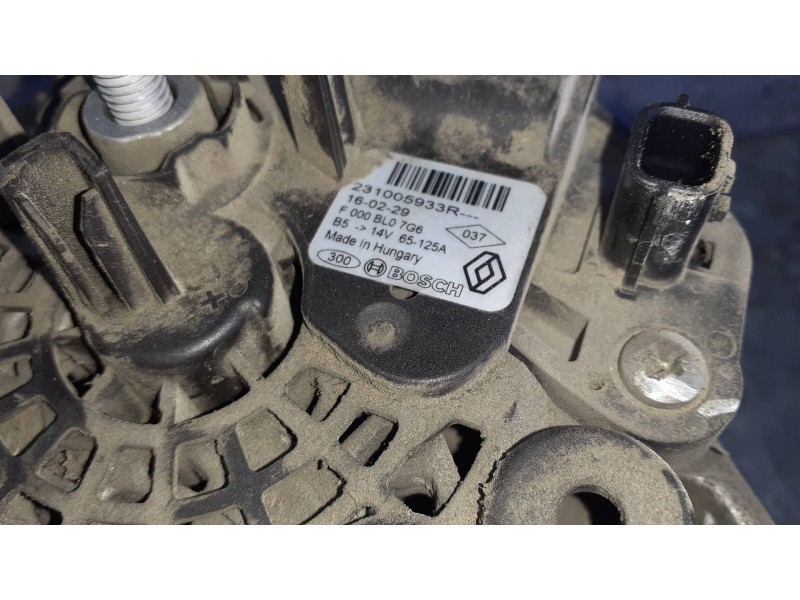 Recambio de alternador para dacia sandero referencia OEM IAM 231005933R 65-125A BOSCH