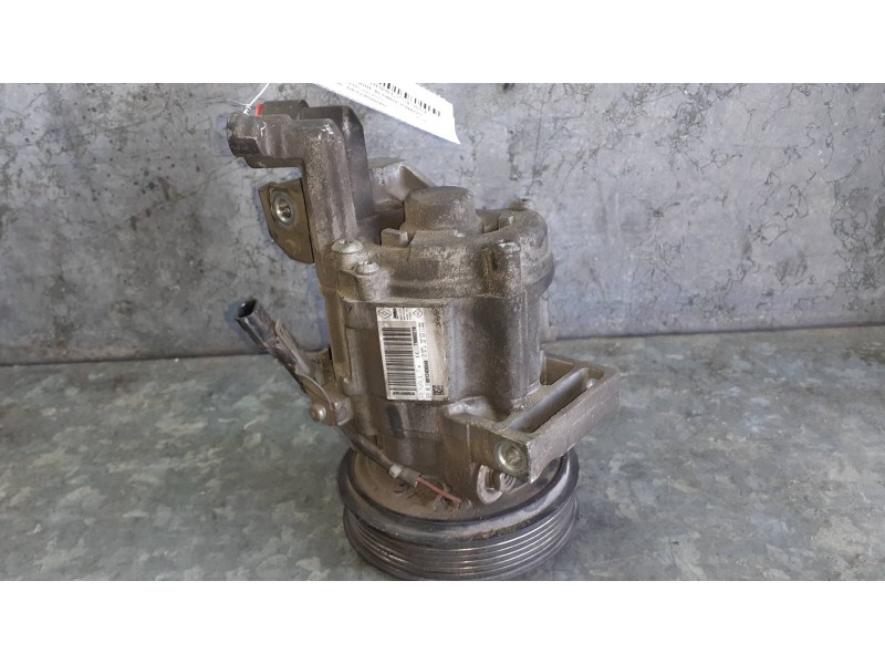 Recambio de compresor aire acondicionado para dacia sandero referencia OEM IAM 6012408048 926009154R 